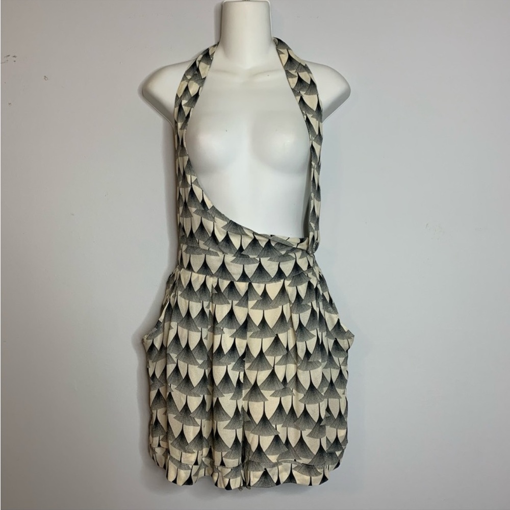 Line & Dot Romper Halter Neck
Short Medium